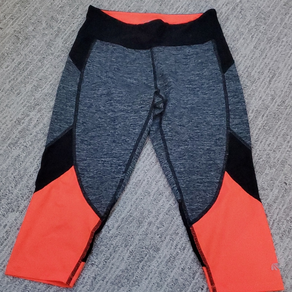 Athletic leggings